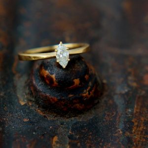 婚約指輪の一例